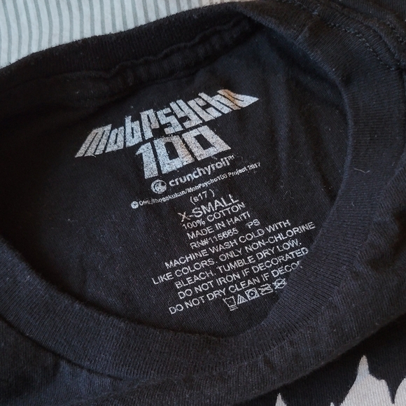 Mob Psycho graphic tee - Picture 3 of 3